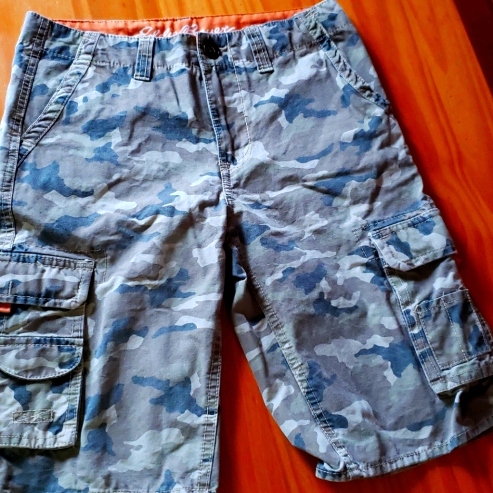 Boys size 12 camo shorts